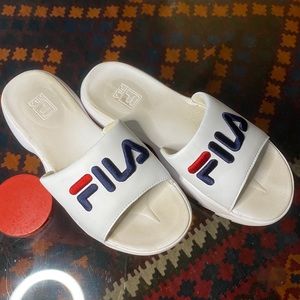 Fila Disruptor Slides